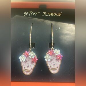 Betsy Johnson Skull Earrings (NIB!)